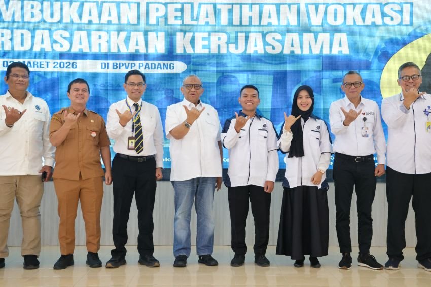 Berbuka PBK di BPVP Padang, Wamenaker Tegaskan Pentingnya Link and Match dengan Industri