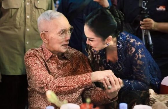 Wapres Try Sutrisno meninggal, Kris Dayanti: Saya Bangga Mengenal Beliau