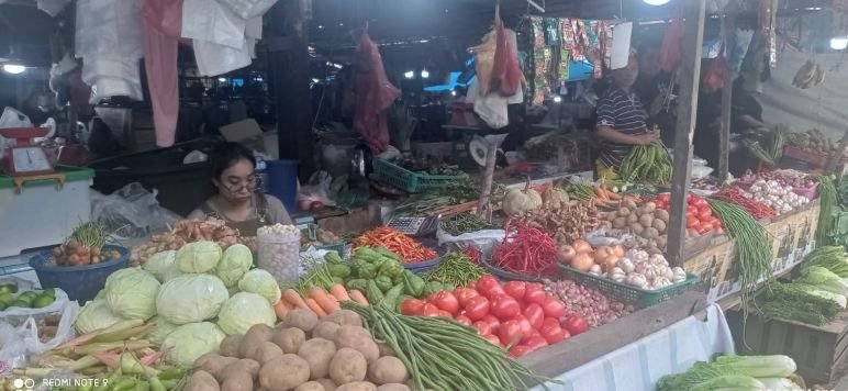 Pantauan Harga Bahan Pokok di Pasar Inpres Medan Jelang Hari Raya