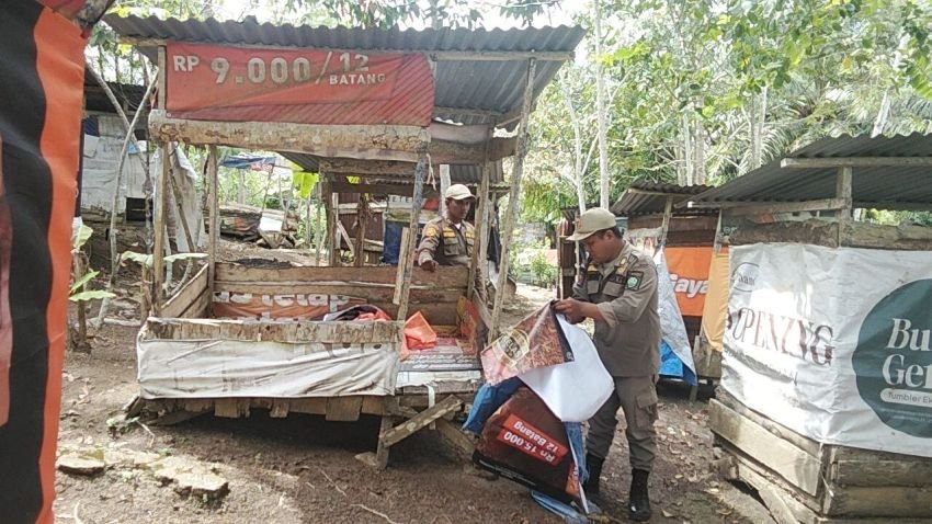Satpol PP Kota Padangsidimpuan Gencar Tertibkan Diduga Pondok Remang di Bukit Simarsayang