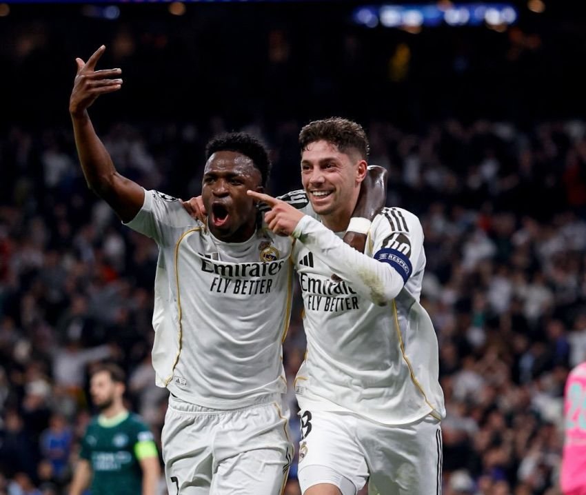 Hat-trick Valverde Bikin Bernabeu Bergemuruh, Madrid Hancurkan Man City