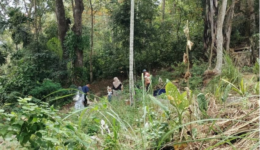 Lima Hari Jelang Ramadan 1447 H, Sejumlah TPU di Kota Padangsidimpuan Mulai Padat Penziarah Kubur