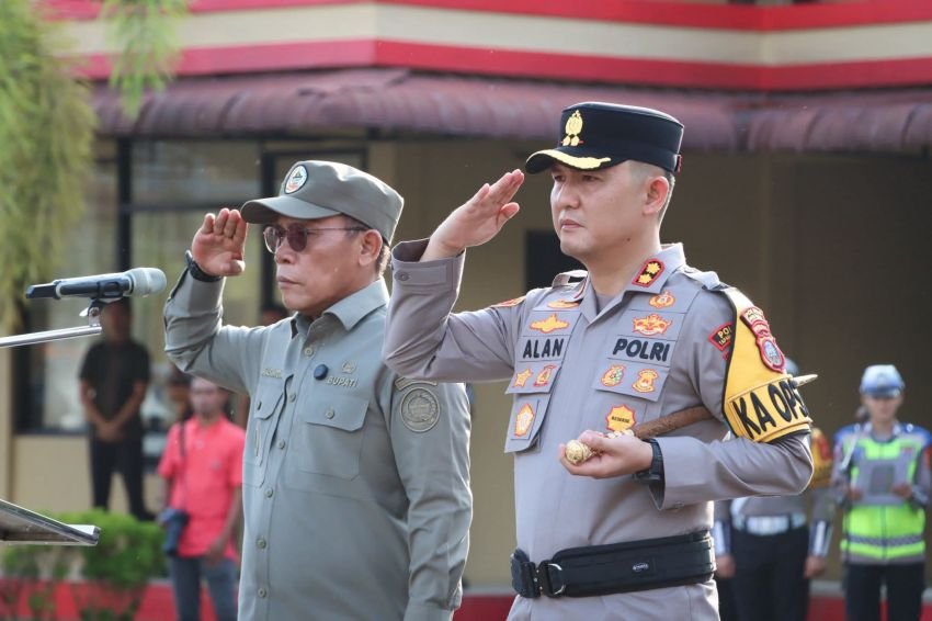 Bupati Tapteng Pimpin Apel Gelar Pasukan Operasi Ketupat Toba 2026, Sinergitas Pengamanan