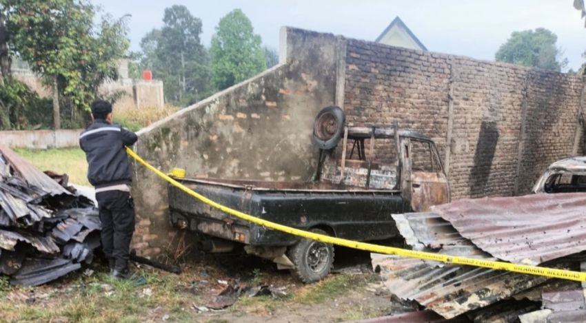 Kebakaran Hebat di Sigumpar Toba, Rumah, Gudang dan Dua Mobil Ludes Terbakar