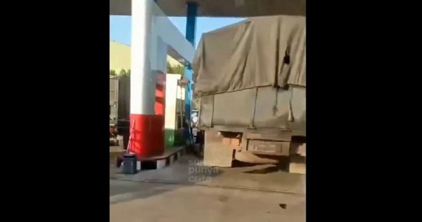 Video Viral Truk Fuso Isi BBM Solar Subsidi Sekala Besar