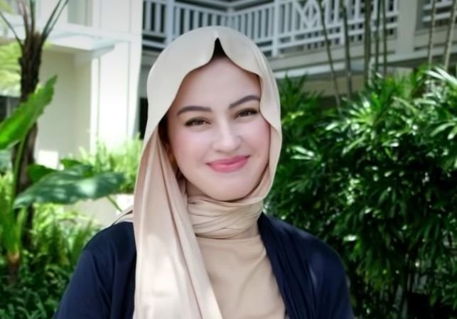 Tetap Umrah meski Ada Konflik di Timteng, Kimberly Ryder: Berdoa Saja