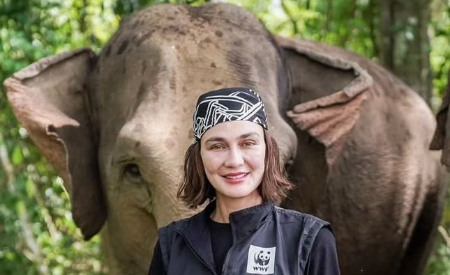 Luna Maya Terseret Arus Sungai saat Jadi Suzzanna