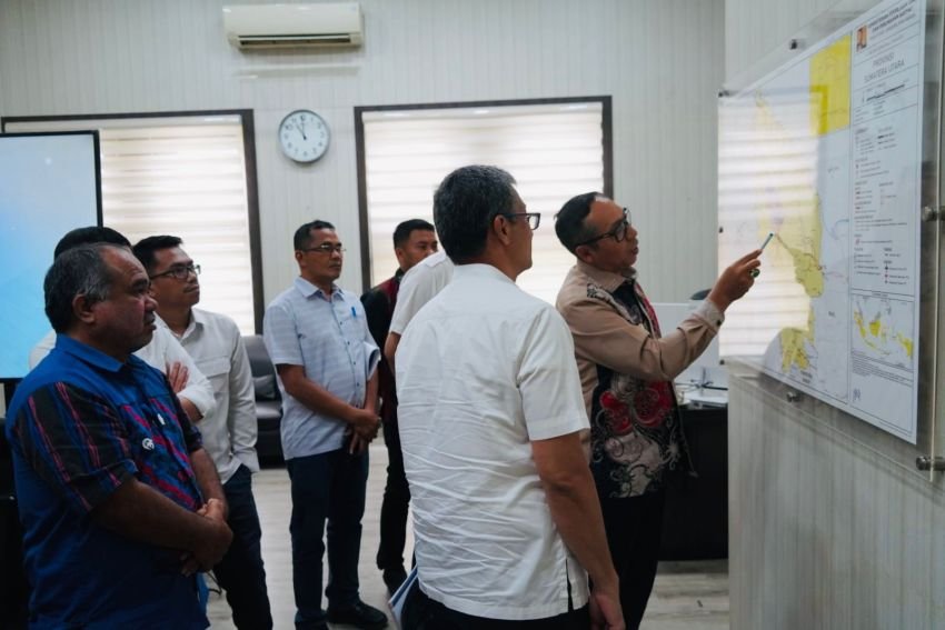 Bupati Taput Gerak Cepat, Usulkan Perbaikan Jalan dan Penanganan Banjir ke BBPJN Sumut