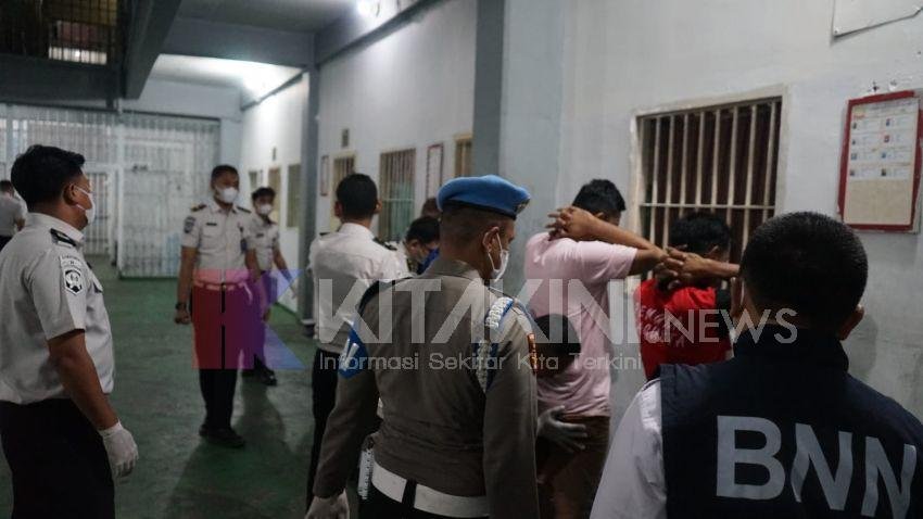 Lapas I Medan Razia Gabungan Sisir 40 Kamar, 500 WBP Tes Urine