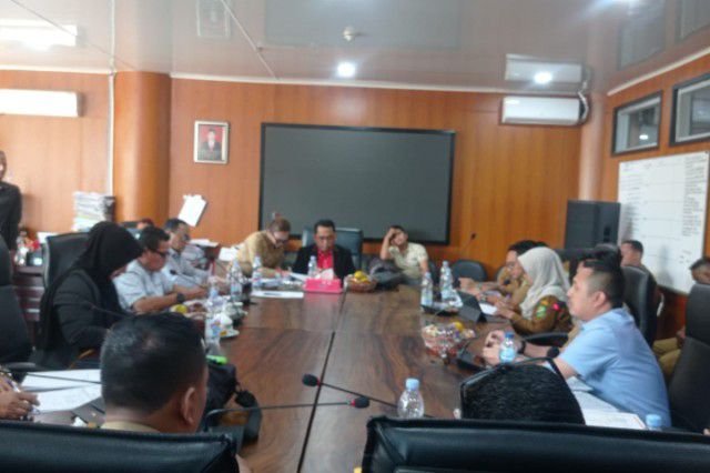 Pembongkaran Billboard di Jalan Zainul Arifin Dinilai Tak Melalui Mekanisme Transparan