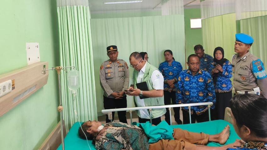 Kapolsek Pandan dan Instansi Terkait Jenguk Lansia Korban Percobaan Bunuh Diri