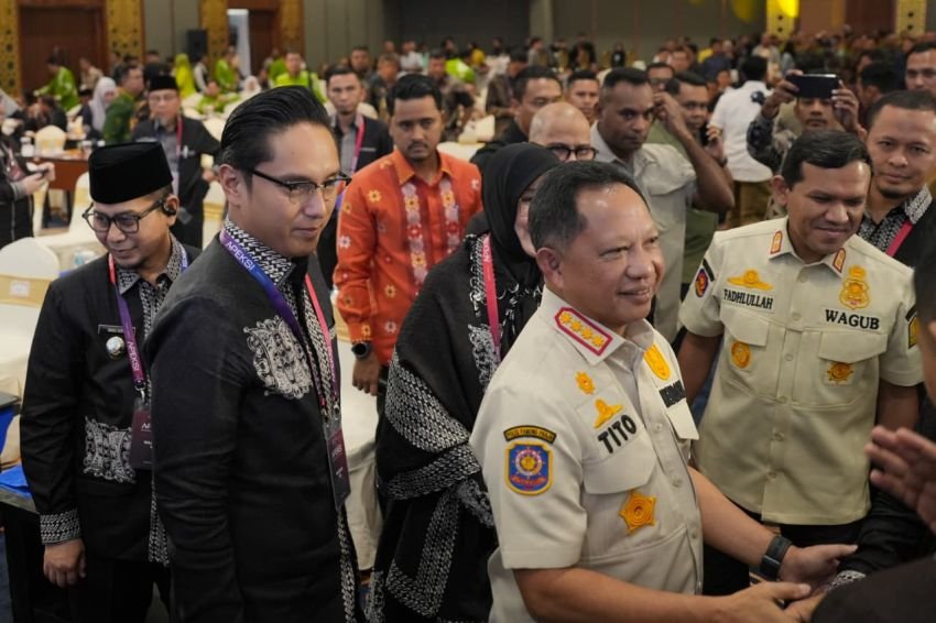 Rico Waas Serahkan Hibah Rp50 Miliar, Medan Terdepan Bantu Pemulihan Aceh Tamiang