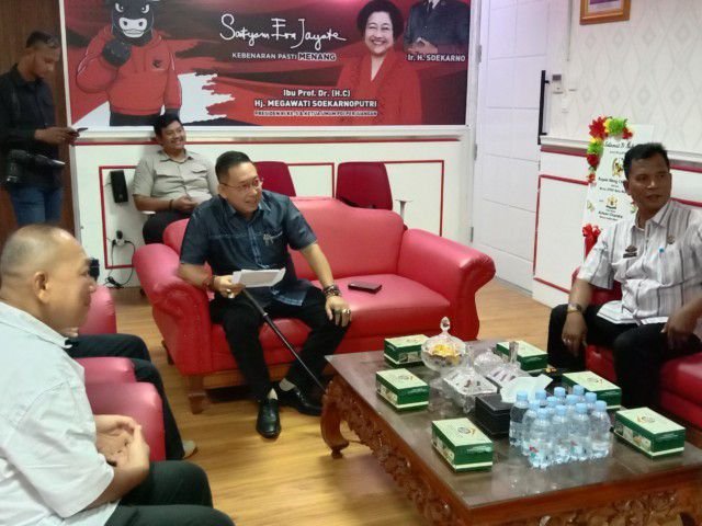 Sepi Pembeli, Pedagang Pasar Aksara Ngadu ke Wong Chun Sen