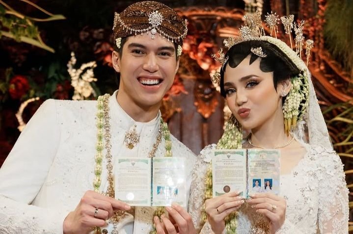 Akad Nikah Pakai Wali Hakim, Syifa Hadju Mirip Boneka