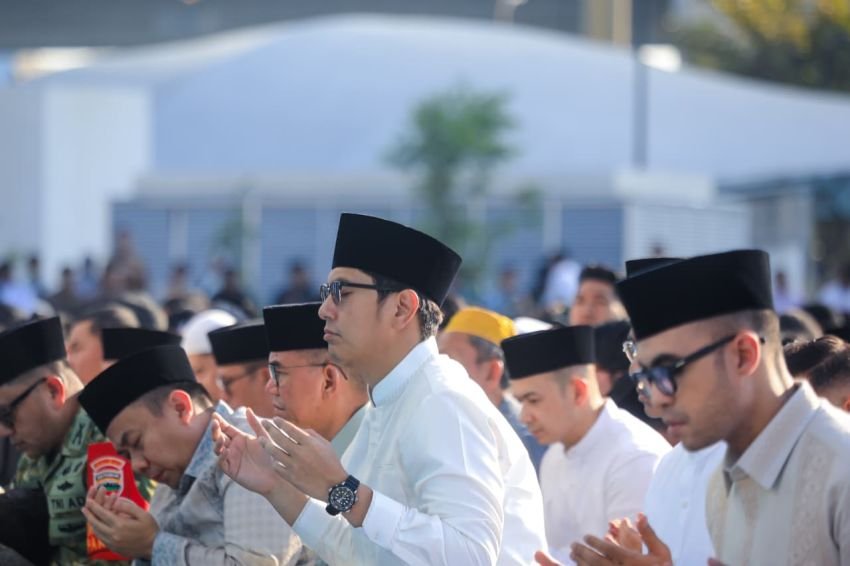 Salat Idulfitri 1447 H, Rico Waas Ajak Warga Perkuat Persatuan dan Bangun Medan untuk Semua