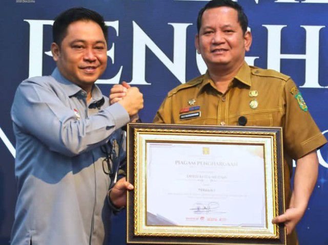 DPRD Medan Raih Penghargaan Terbaik I E-Report