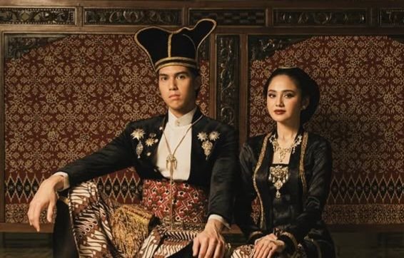 Prewedding Andalkan Tradisi, Pernikahan El Rumi dan Syifa Hadju Usung Gaya Internasional