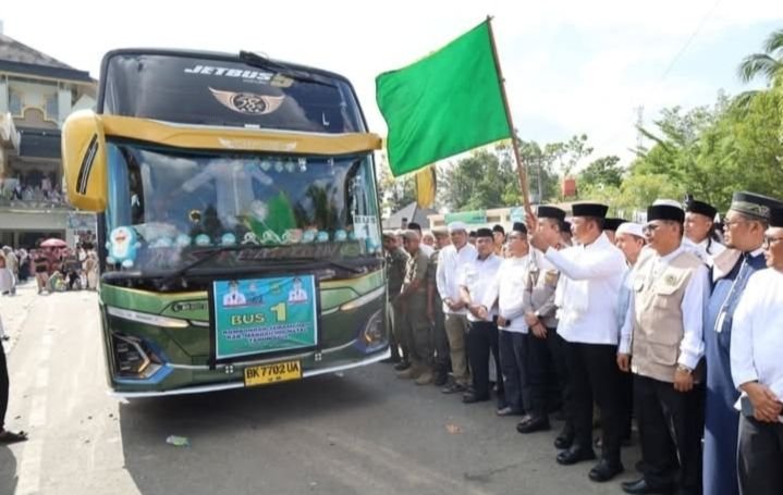 Pemkab Madina Lepas Keberangkatan Jemaah Calon Haji 2026