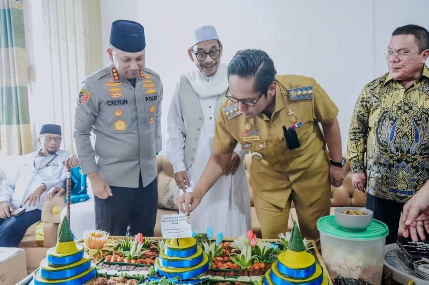 Wali Kota Medan Doakan Kesehatan Syekh Ali Akbar Marbun di Perayaan Milad ke-84