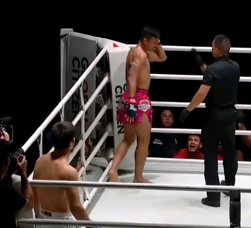 Superlek Tumbang, Petarung Dagestan Guncang Lumpinee Dengan Knockdown Brutal