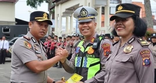 Kapolres Beri Penghargaan Penembak Terbaik dan Tekankan Hasil KPRP Serta Etika Bermedsos