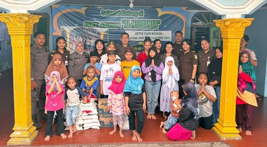 Sentuhan Kemanusiaan di HUT Persaja, Kejari Medan Berbagi dengan Anak Yatim