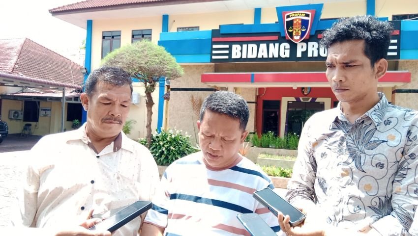 Keluarga Satpam Kebun Sawit Laporkan Penyidik Polsek Padangbolak ke Polda Sumut