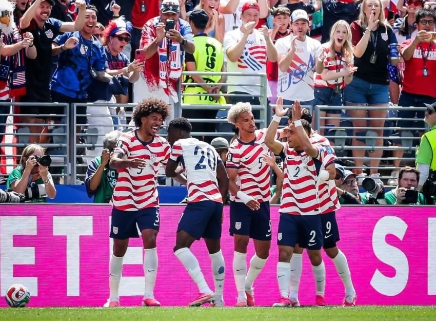 Tumbangkan Australia 2-0, Amerika Serikat Susul Meksiko ke 32 Besar