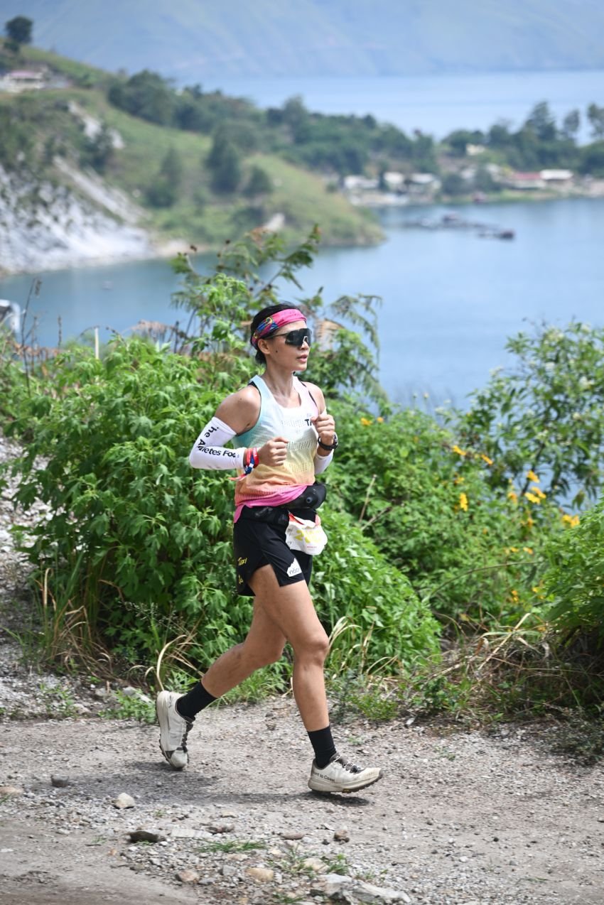 Pelari Mancanegara Terpukau Keindahan Danau Toba di Trail of The Kings UTMB 2026