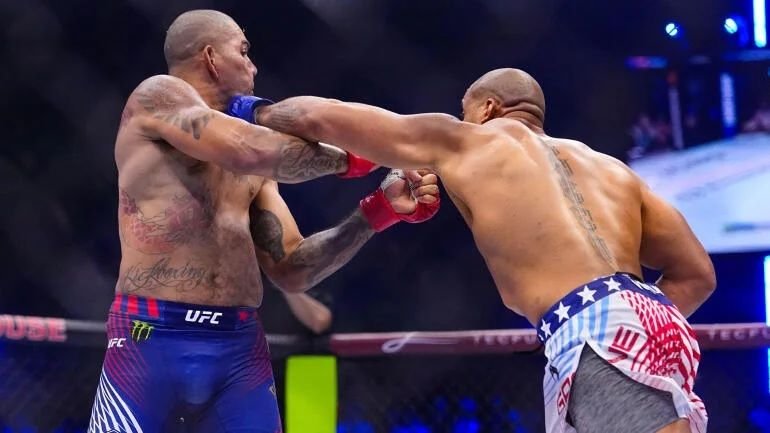 Ciryl Gane Hancurkan Mimpi Alex Pereira, Rebut Gelar Interim Kelas Berat di UFC Freedom 250