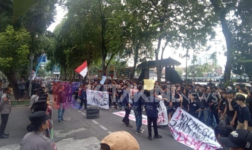Ratusan Mahasiswa Nomensen Serukan Tolak MBG