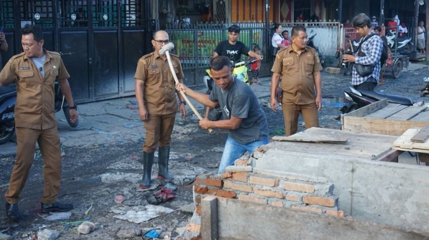 Bangunan Liar Hambat Akses Damkar Saat Kebakaran 'Pajak Parluasan' Siantar Utara