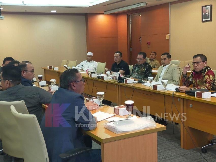 Tangisan Debitur BRI Pecah Saat RDP Gabungan di DPRD Sumut