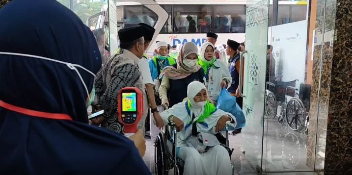 Kloter Pertama Haji Debarkasi Medan Tiba, 360 Jemaah Kembali