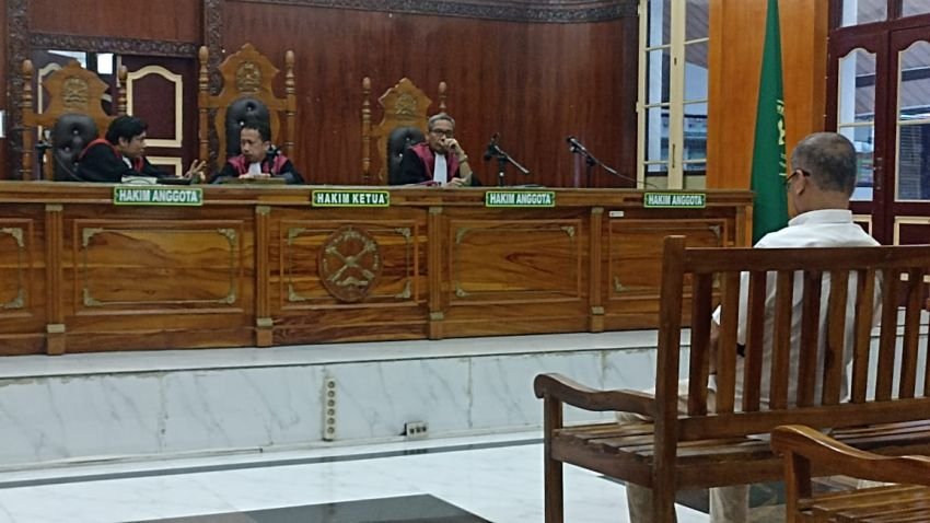 Kecewa Putusan Sela Hakim, PH Dante Sinaga Persoalkan Dakwaan Kasus Aluminium Inalum