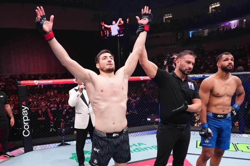 KO Kilat 8 Detik Guncang UFC Baku, Abdul Rakhman Yakhyaev Nyaris Pecahkan Rekor Bersejarah