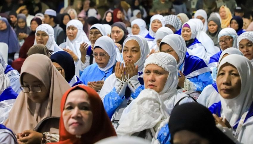 Pulang dari Tanah Suci, 110 Jemaah Haji asal Pematangsiantar Disambut di Balai Kota
