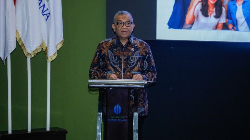 Wamenaker: Mahasiswa Harus Perkuat Kompetensi dan Sertifikasi untuk Hadapi Dunia Kerja