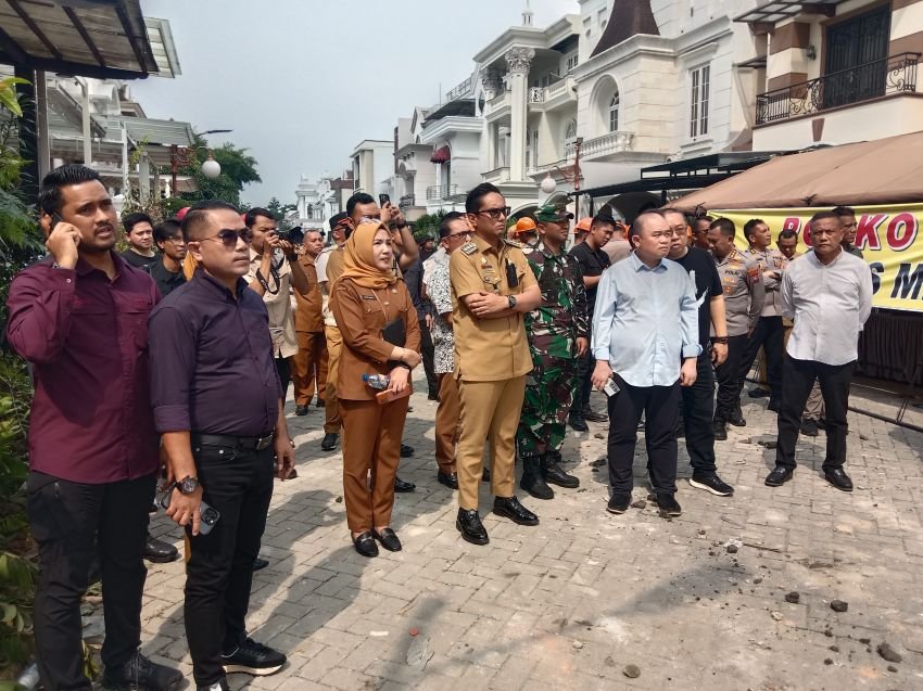Tinjau Lokasi Ledakan Grand Polonia, Wali Kota Medan Pastikan Evakuasi Korban Berjalan Maksimal