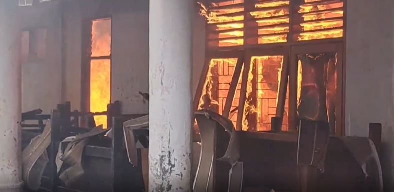Kebakaran Sekolah Picu Kepanikan Siswa di Tebing Tinggi, 3 Ruangan Kelas Ludes