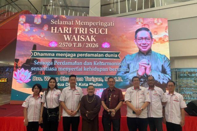 Ketua Permabudhi Sumut Hadiri Tri Suci Waisak 2570
