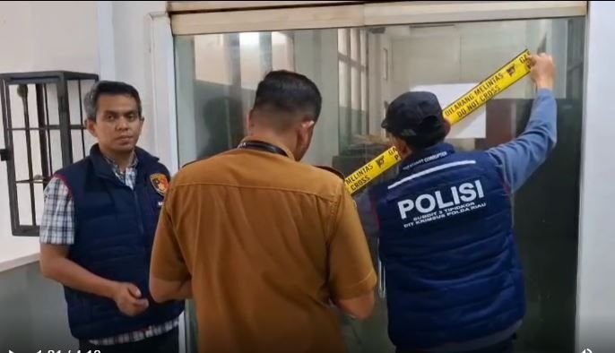 Dugaan Korupsi Jembatan Air Hitam Rp31,6 M, Polda Riau Geledah Dinas PUPR Rokan Hilir