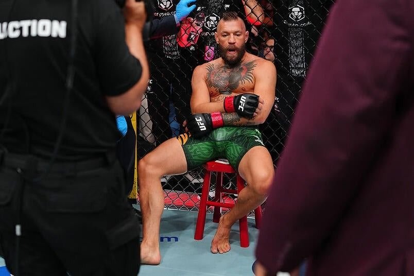 Conor McGregor Pastikan Operasi, Lalu Jalani Duel Terakhir UFC