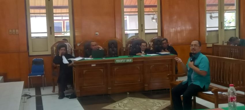 &lrm;Ahli LKPP Tegaskan tak Boleh Ada Komisi dalam Pengadaan Smartboard Langkat