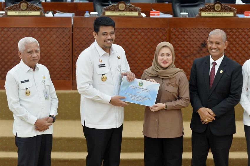 Bobby Sampaikan Ranperda Pertanggungjawaban APBD 2025, SiLPA Rp532,486 Miliar