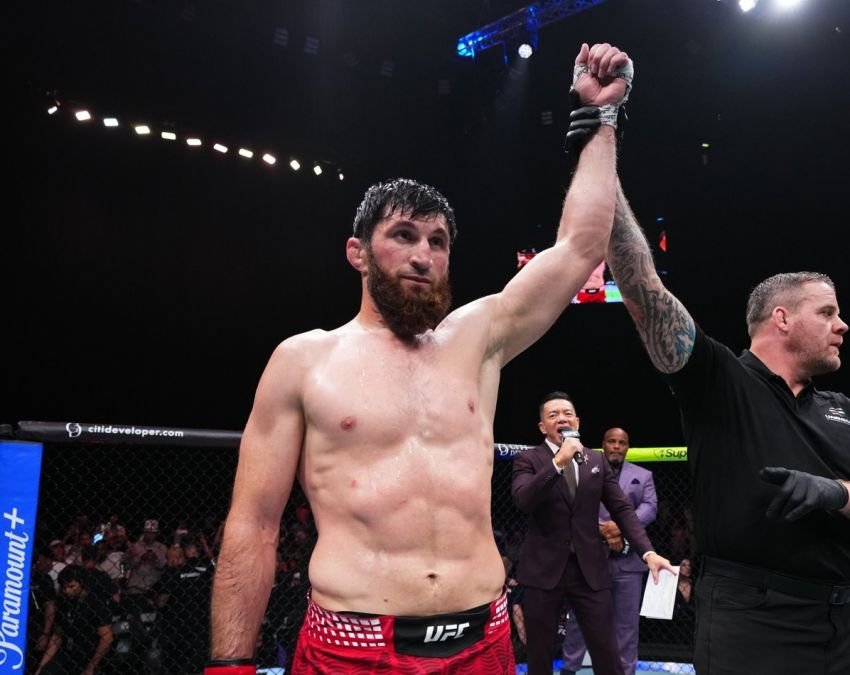 Magomed Ankalaev Bangkit, Hentikan Bogdan Guskov Lewat TKO Spektakuler