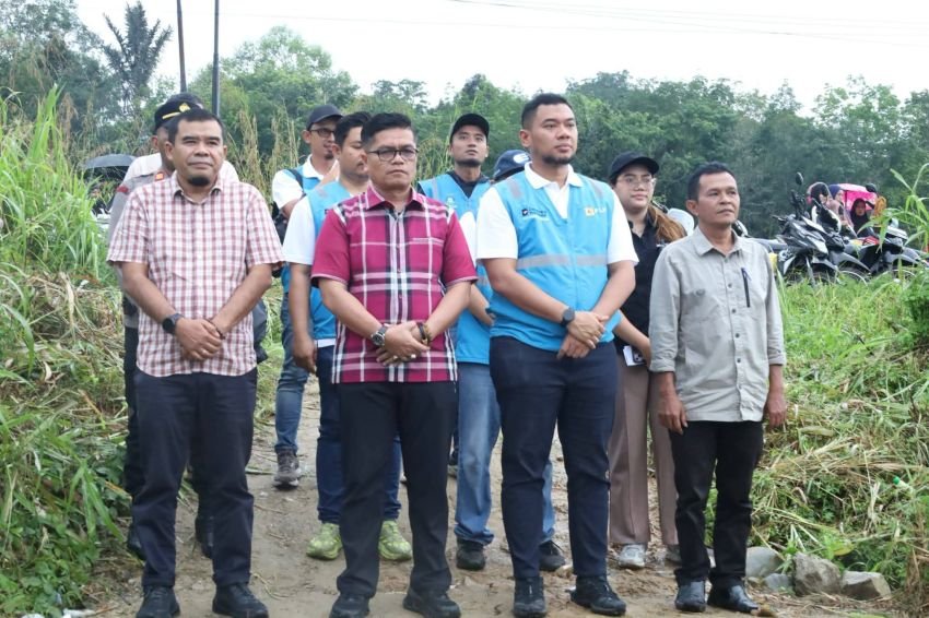 Sekdakab Targetkan Delapan Desa di Madina Teraliri Listrik Tahun Ini