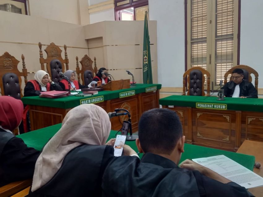 Merusak Generasi Bangsa, Kurir 56,13 Kg Ganja Dihukum 20 Tahun Penjara