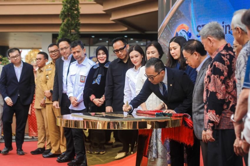 Mendiktisaintek Resmikan Universitas Satya Terra Bhinneka, Wakil Wali Kota Medan Berharap Jadi Jembatan Sukses Anak Kurang Mampu