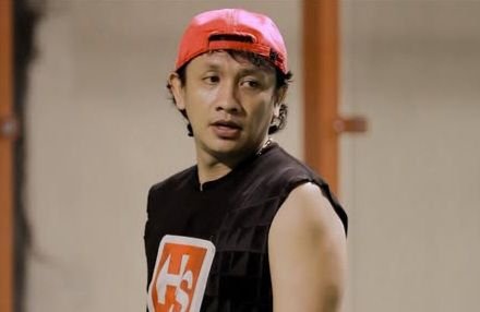 Kulkas Pemberian Luna Maya Dijadikan Lemari Baju oleh Erick Estrada